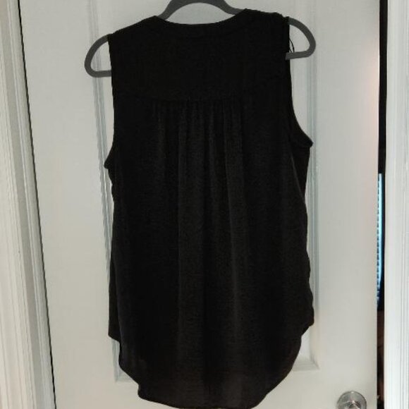 Alfani women's black sleeveless blouse - Picture 2 of 3